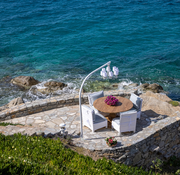 Private Dinner for Two a Breath Away from the Water
